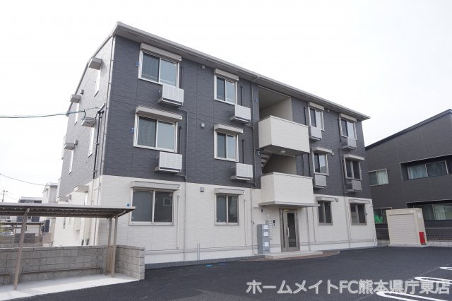 熊本市南区出仲間６丁目のアパートの外観