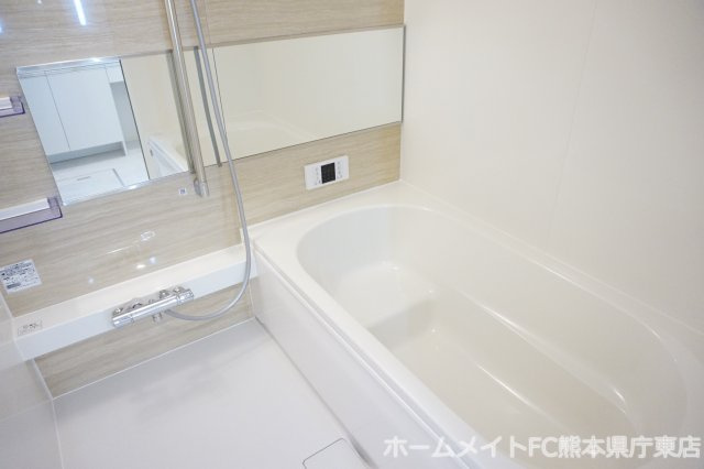 熊本市南区出仲間６丁目のアパートの浴室