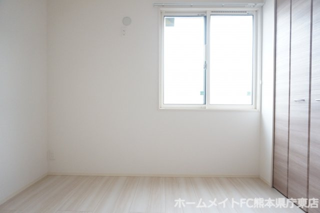 熊本市南区出仲間６丁目のアパートの洋室