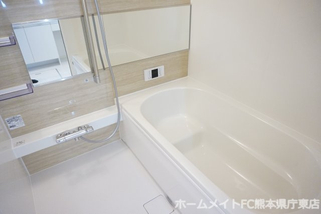 熊本市南区出仲間６丁目のアパートの浴室