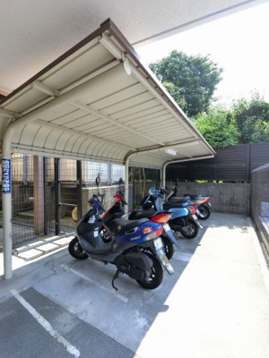 【その他共用部分】 | プライムコート磯子屛風ヶ浦 | バイク置き場です。