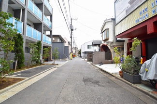 【前面道路含む現地写真】 | 現地見学や資料請求などお気軽にお問合せ下さい。
周辺環境とあわせて現地もご案内致します。