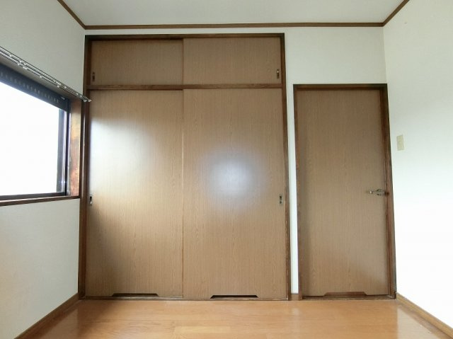 メゾンドールMURATAの寝室|広くて明るい寝室