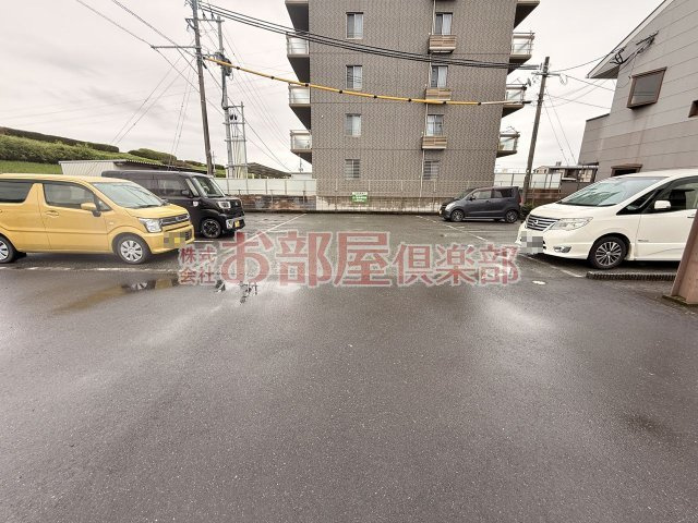メゾンドールMURATAの駐車場|駐車場に車を止められます