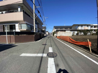 【前面道路含む現地写真】 | 【価格値下げ！仲介手数料不要】MY LIFE HOME 湘南台７丁目 建築条件なし売地No.２ | 前面約６ｍで出入りもラクラクです。