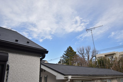 【展望】 | 新築戸建　国立市中2丁目　全3棟　3号棟 | 武蔵野の緑を存分に楽しめるのは、低層住宅地域ならではの眺望。夜は星空を見ながらご家族で語り合いを…