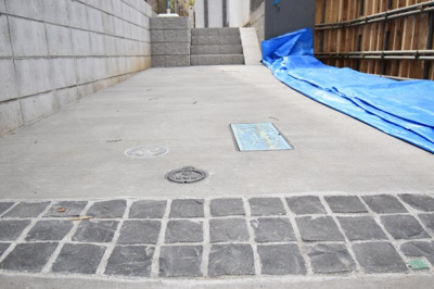 【駐車場】 | 新築戸建　国立市中2丁目　全3棟　3号棟 | 前面道路公道5.4メートルあります。運転が苦手な奥様でも楽々駐車可能です。