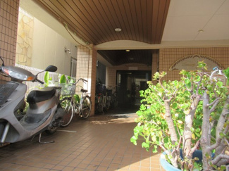 【エントランス】 | 毎日通るエントランスはこのようになっています
