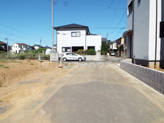 【前面道路含む現地写真】