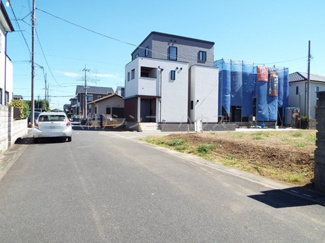 【前面道路含む現地写真】