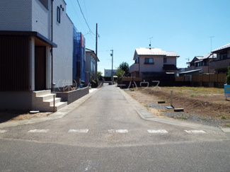 【前面道路含む現地写真】