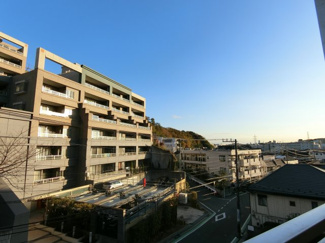 【展望】 | 東南バルコニーによる陽の光のサンサンと入る明るい住戸です！