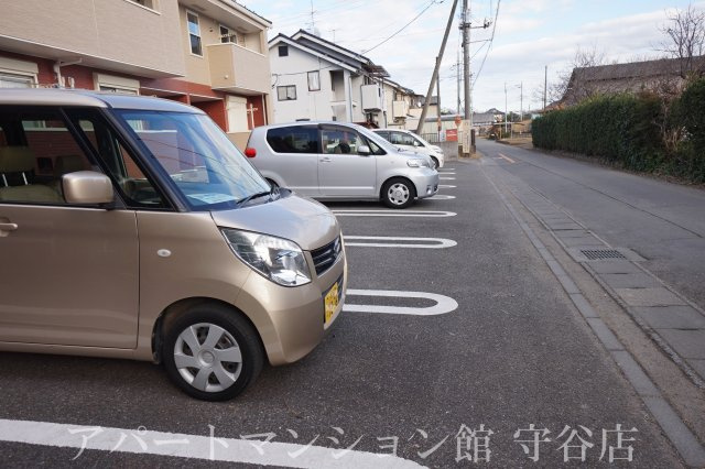 グラン フレーズの駐車場