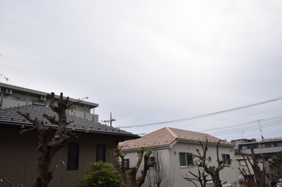 【展望】 | ユーベル花小金井 | 景色を遮るものがないと、陽の光を長い時間浴びられます。空気も澄んでいるように感じますね。
