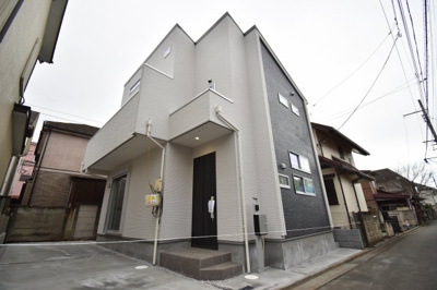 【外観】 | 武蔵野市境5丁目　新築戸建 | 周辺環境に溶け込み、それでいて個性豊かなデザインは住まう人に優越感をもたらしてくれます。
