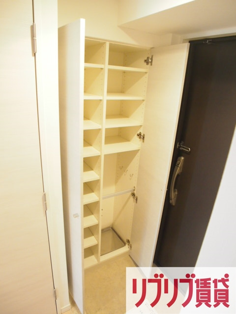 千葉ポートイーストの玄関