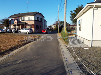 【前面道路含む現地写真】