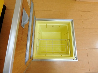 【収納】 | ディアコート | キッチンにある床下収納です！食品・日用品の保存に便利ですよね☆調味料などの買い置きにもぴったり♪