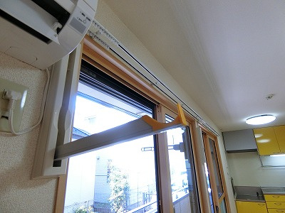 【設備】 | ディアコート | リビングダイニングキッチンにある室内物干しです！雨の日やお出掛け時の室内干しにとても便利☆花粉や梅雨の時期に重宝しますね♪