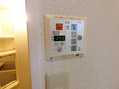 【設備】 | ディアコート | バスルームの浴室暖房乾燥機で外に干せないお洗濯物もすっきり乾きます♪雨の日のお洗濯もバッチリ！