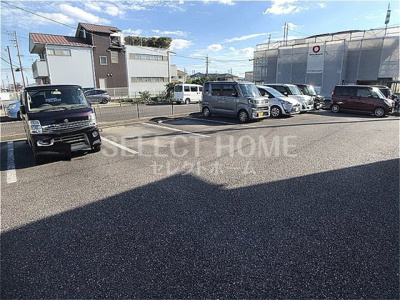 【駐車場】 | サウスウィンド　A | 駐車場があるので、車を買う予定の方も安心です