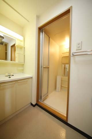 カネヒビルの洗面所