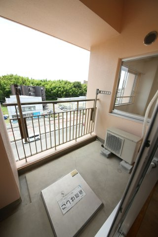 カネヒビルのバルコニー