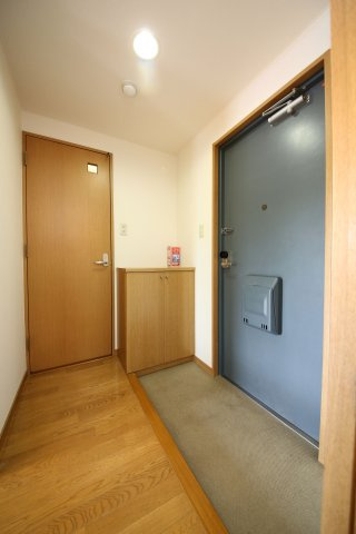 カネヒビルの玄関