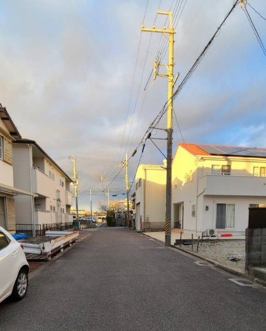 【前面道路含む現地写真】