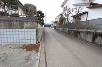 【前面道路含む現地写真】