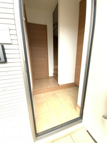 ルミエール白河 Bの玄関