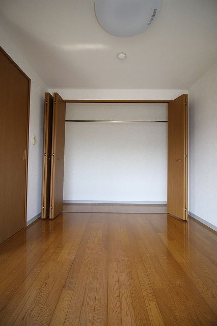 グランビューの洋室|コンパクトで使いやすい洋室です