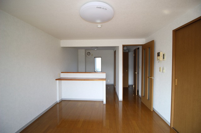 グランビューの居間・リビング|こちらの居間で趣味の時間をお楽しみください