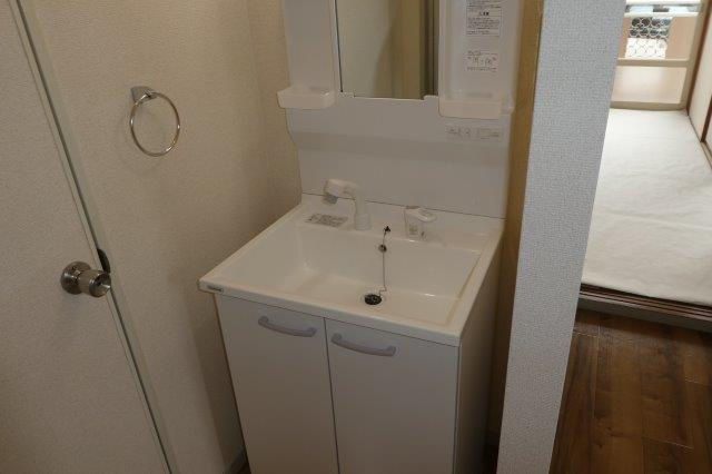 セジュールオークＢの独立洗面台|シャンプードレッサー