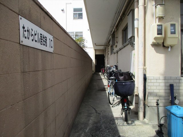 たからビルのエントランス|たからビル