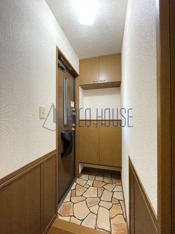 ハイカムール・シアンの玄関