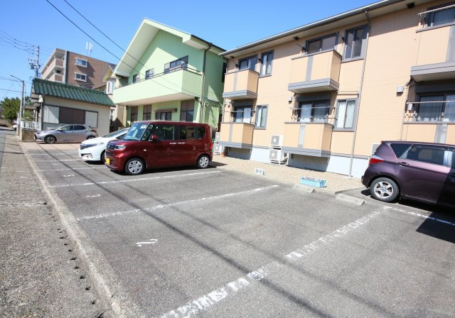 風見鶏の駐車場