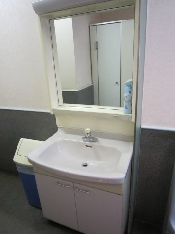 新宿区市谷本村町の事務所のトイレ