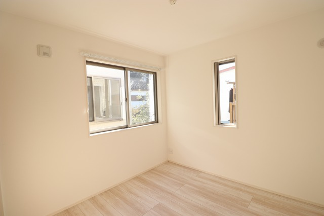 神田貸家の洋室