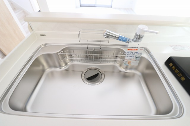 神田貸家のキッチン|広々のシンク