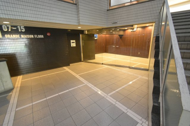 ライオンズシティ難波南のエントランス