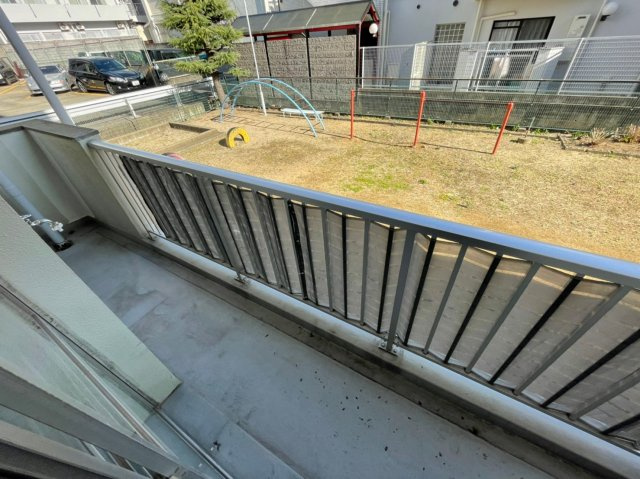 名谷農住団地F棟のバルコニー