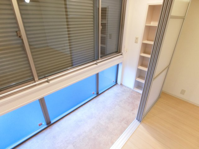 クリプトメリアのバルコニー