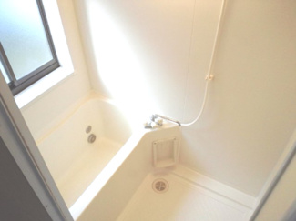 【浴室】 | 高林テラスハウス | 経済的な追焚き機能のお風呂で日々の疲れを落としましょう