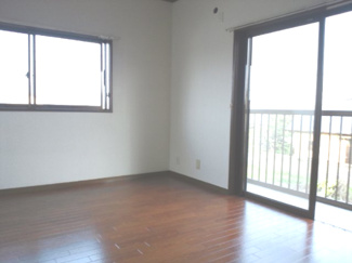 【洋室】 | 高林テラスハウス | 落ち着いた色調の洋室です