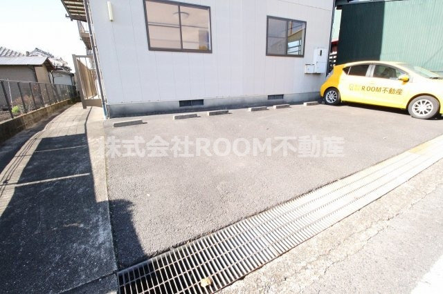 メゾン北原の駐車場|駐車場に車を止められます