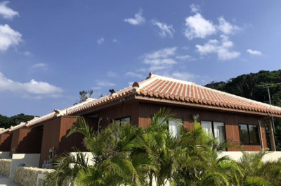 【外観】 | 美ら海まで車で３分の赤瓦ヴィラ8棟一括