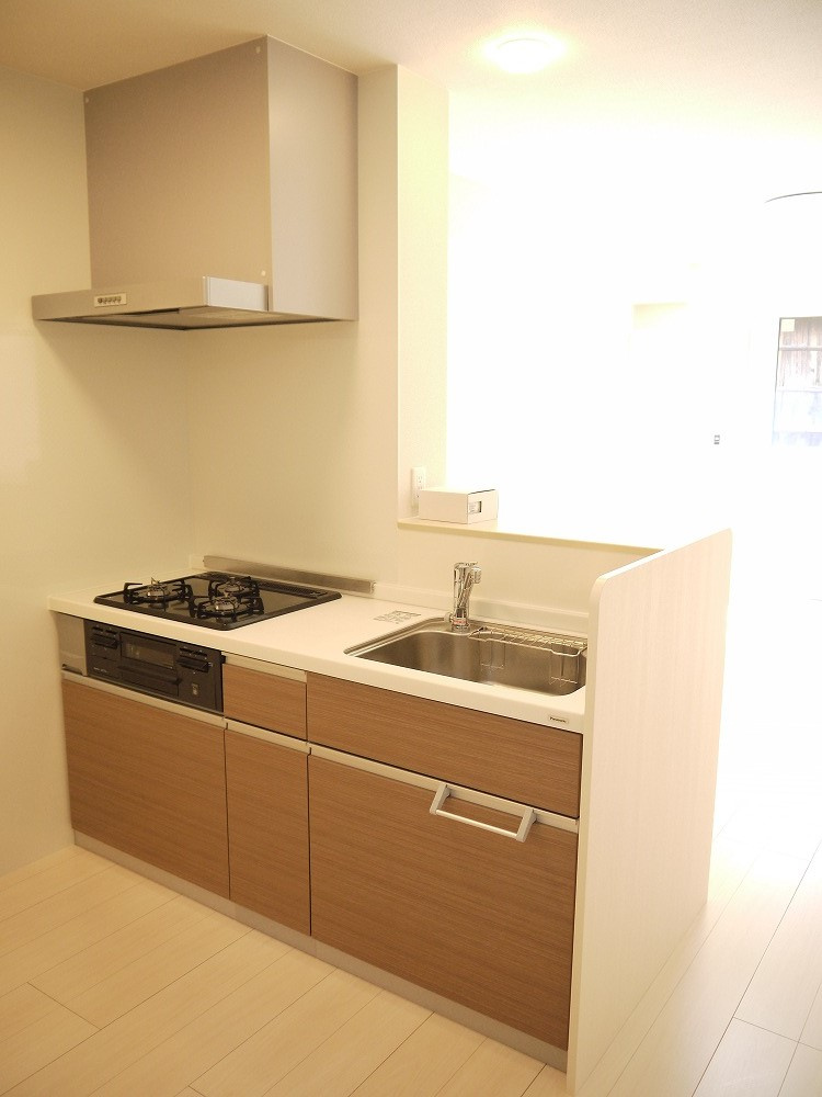 津市上浜町２丁目のアパートのキッチン
