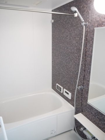 津市上浜町２丁目のアパートの浴室