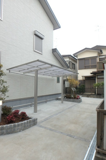 【その他共用部分】 | 屋根付きの駐輪場で雨が降っても大切な自転車が濡れなくてすみますね♪駅から自転車もおすすめです！